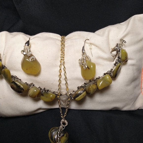 CCLHMHLLC Semi Precious Stone Sets - Picture 3 of 4